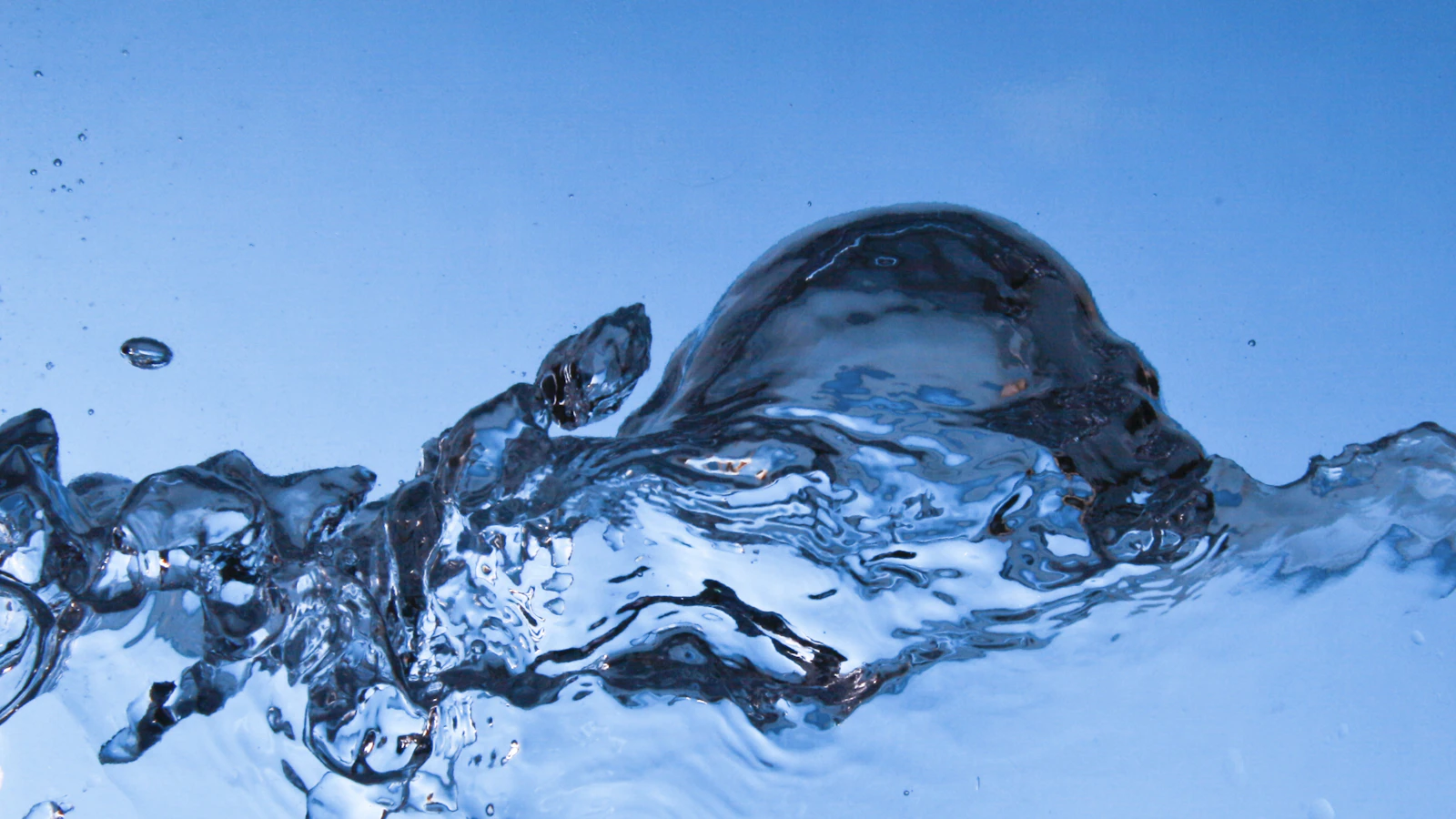 Water purification system with filtration technology